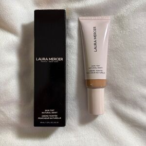 Laura Mercier Long-Wear Tinted Moisturizer Skin Tint Natural Dewy in "3N Sand"